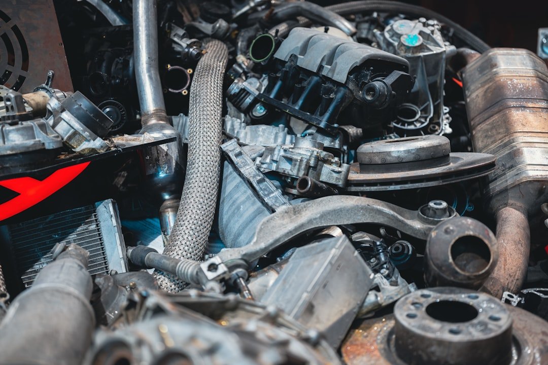 Engine cooling system with radiator and water pump