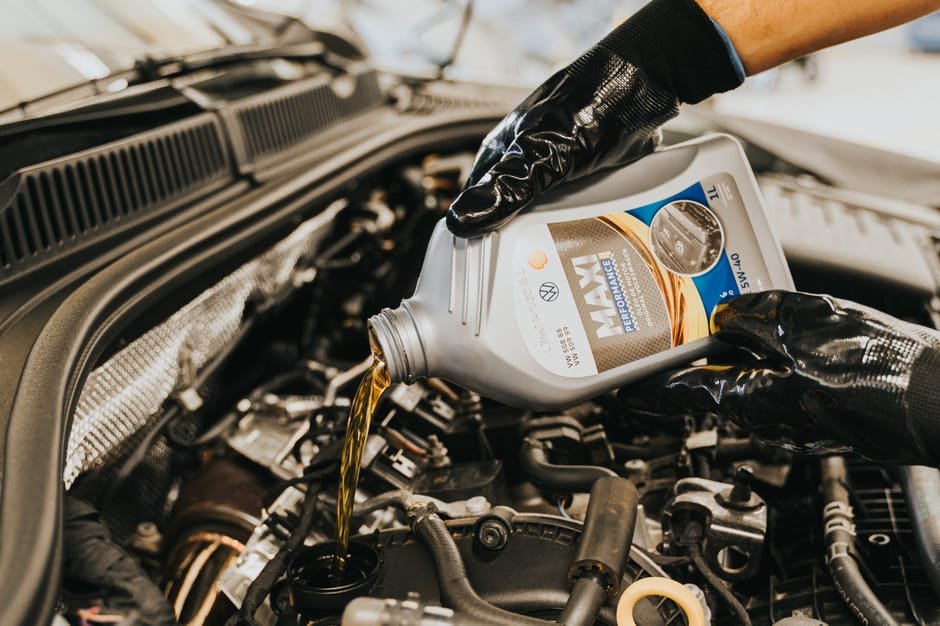 5 Signs You Need an Oil Change Right Now at Norm's Auto Clinic Coweta OK